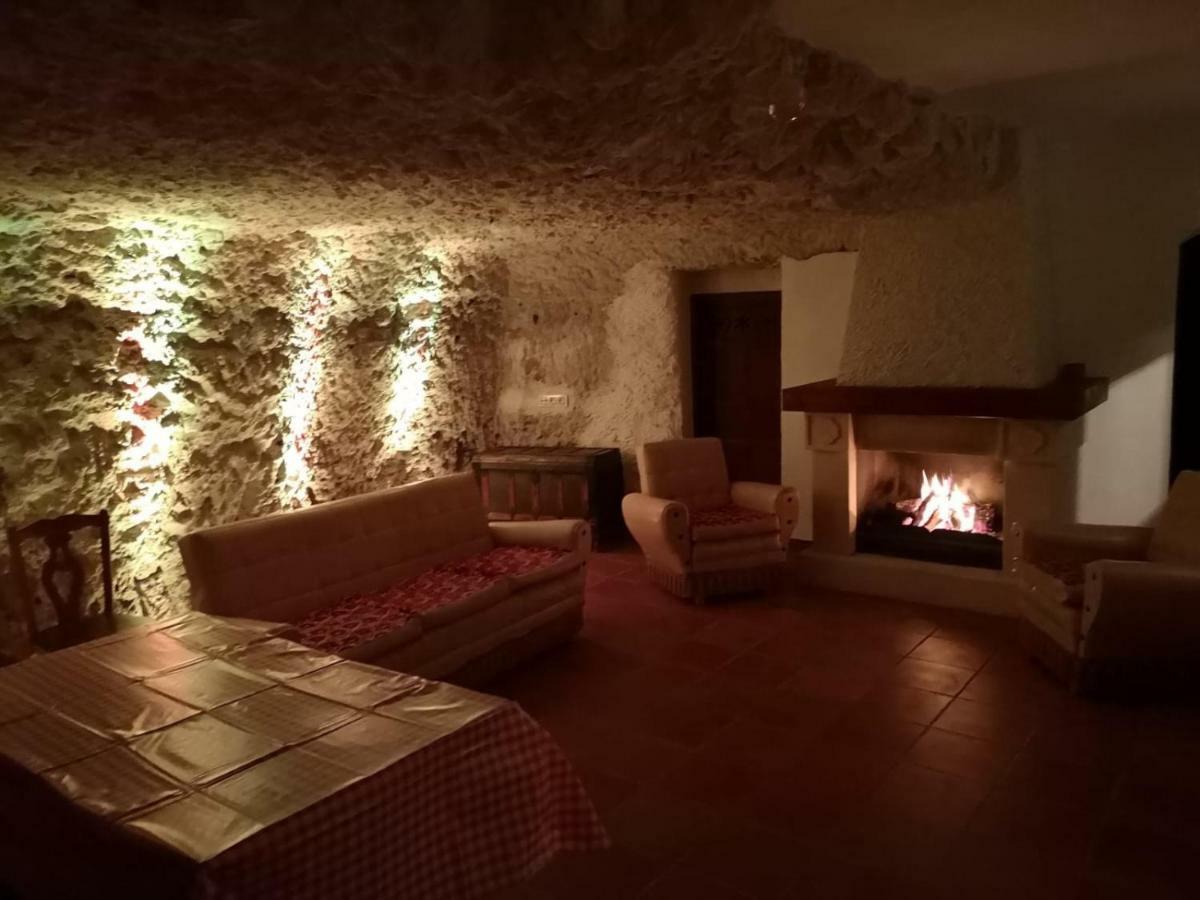 Holiday home Cueva De La Abuela Maria Alcala del Jucar